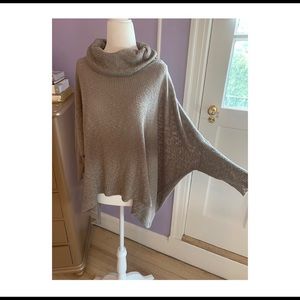 Free People Beach Gray knit pullover. Medium